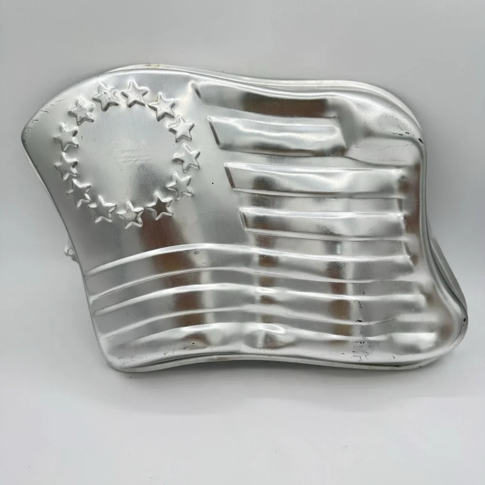 Vintage 1974 Wilton American Flag 13 Stars Cake Mold Pan 502-283  Fourth of July